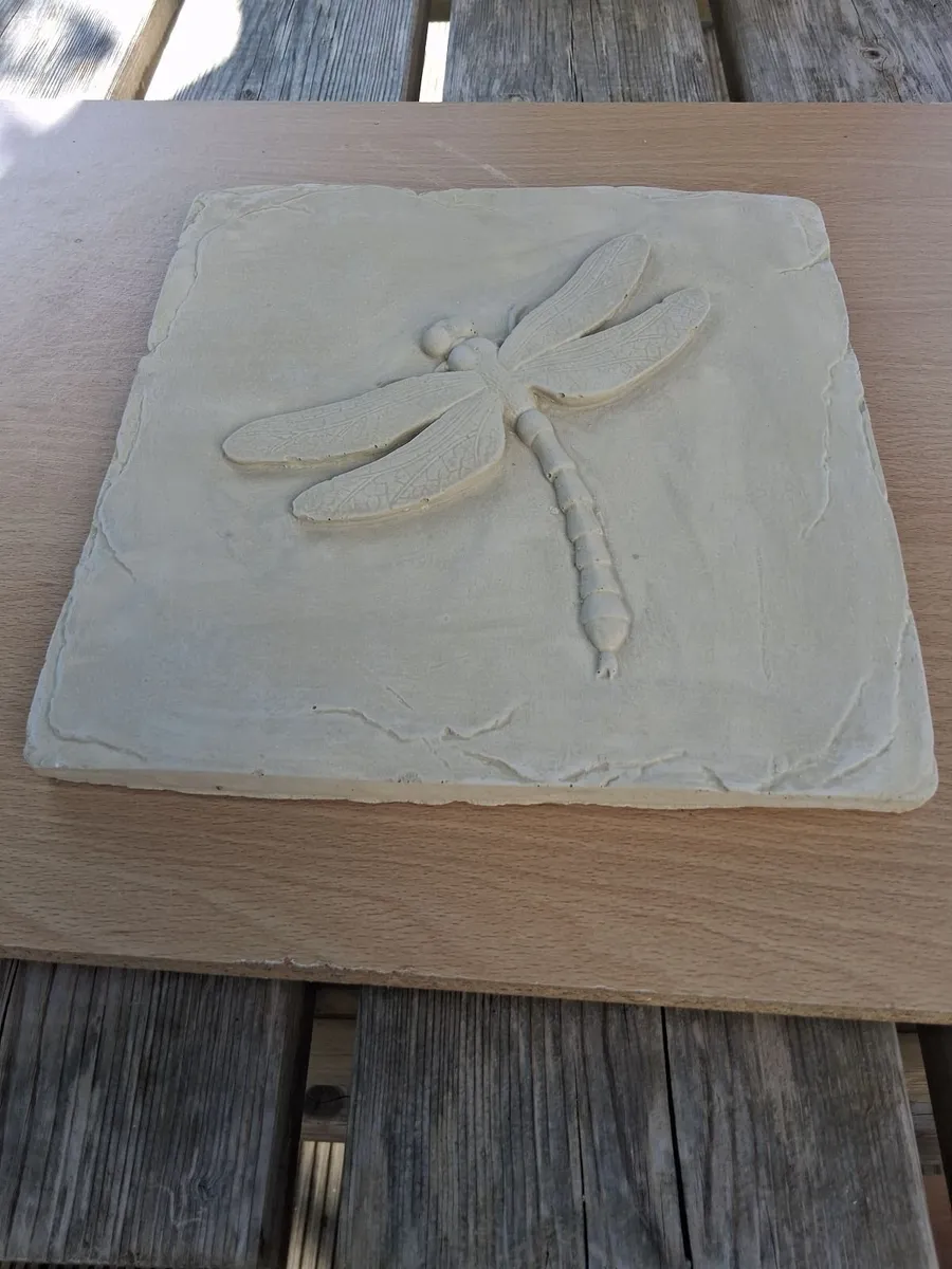 Concrete Dragonfly Plaque Statue - Image 3