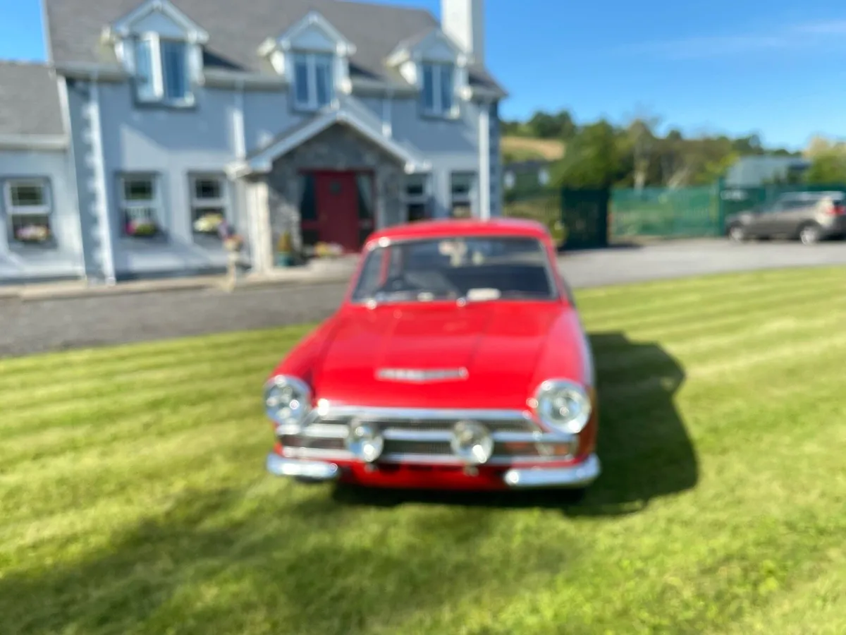 Vintage car - Image 3