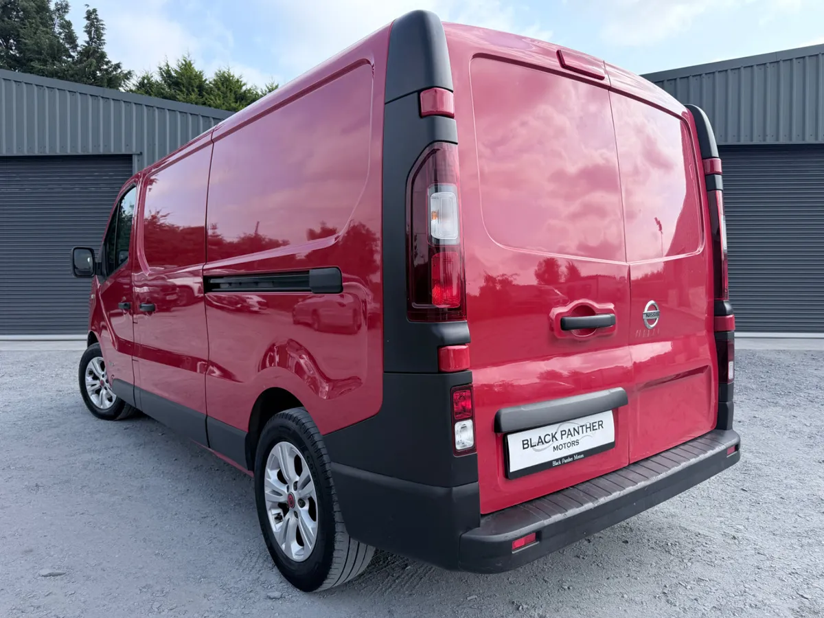 Nissan NV300 211’ LWB AUTOMATIC/NO VAT/LOW KM - Image 3