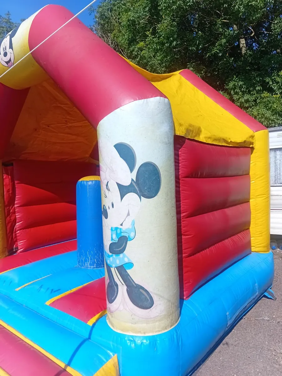 Bouncy castle - Image 3