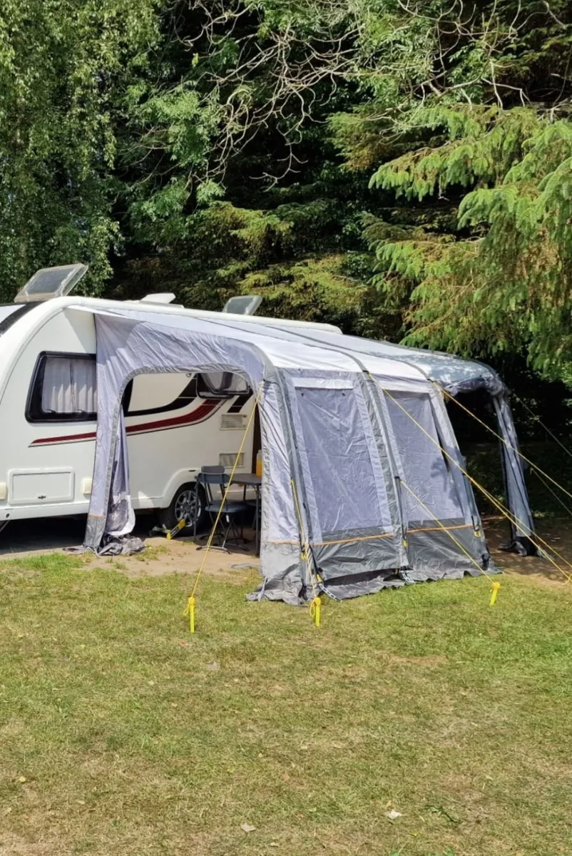 Swift Elegance 530 - 4 Berth Caravan - Image 2