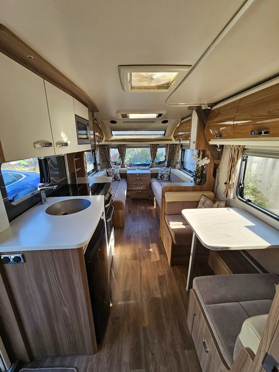 Swift Elegance 530 - 4 Berth Caravan - Image 1