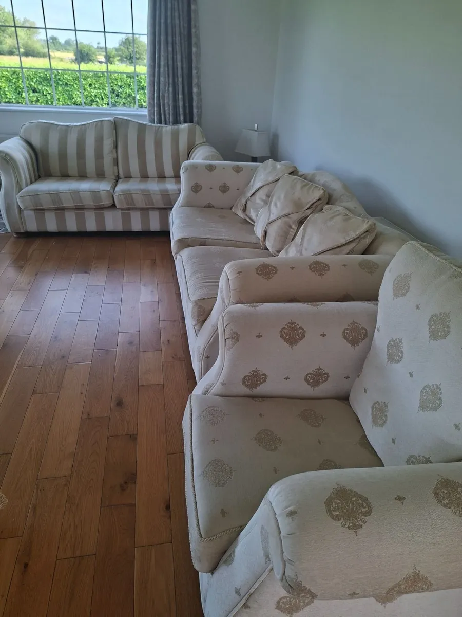 3, 2, 1 fabric suite of furniture - Image 1