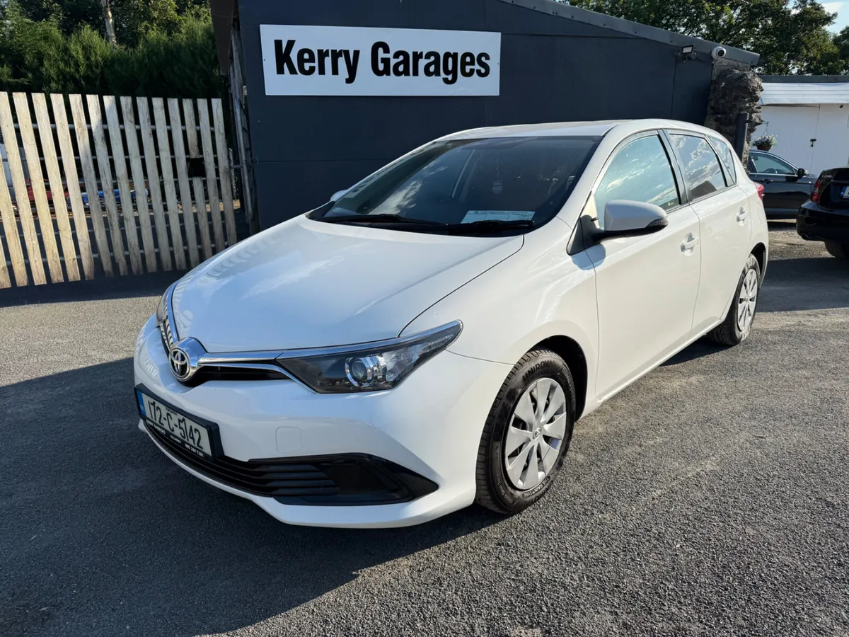 2017 Toyota Auris D4D low mileage 1 owner - Image 1