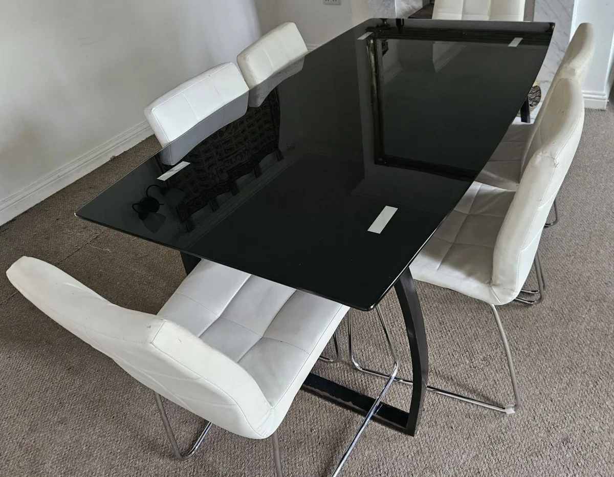 Table + 6 chairs