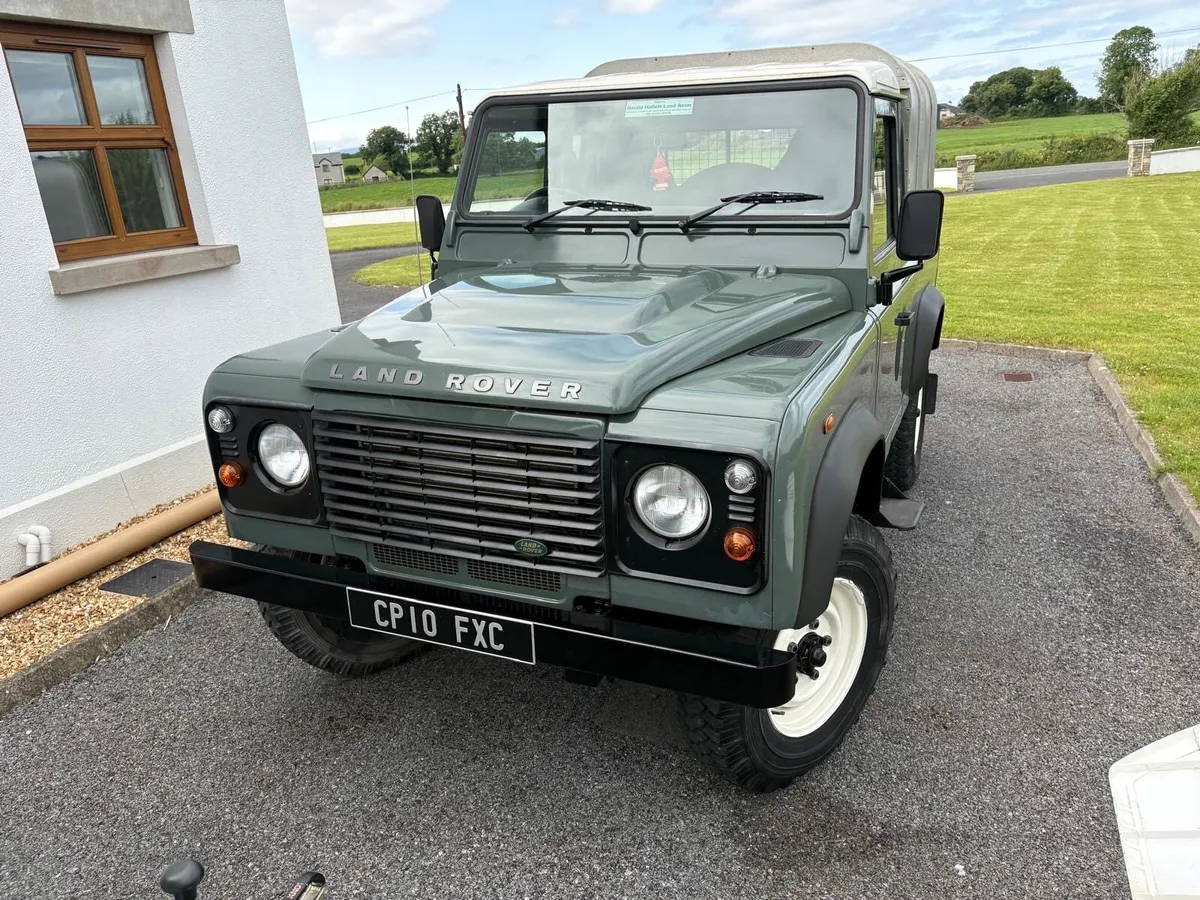 Landrover Defender 90 - Image 1