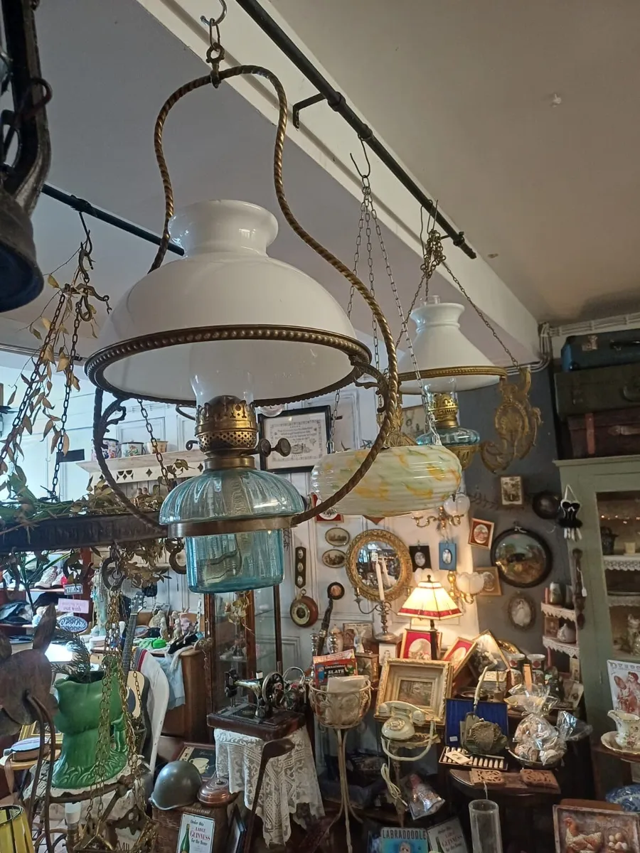 Antiques and vintage shop - Image 4
