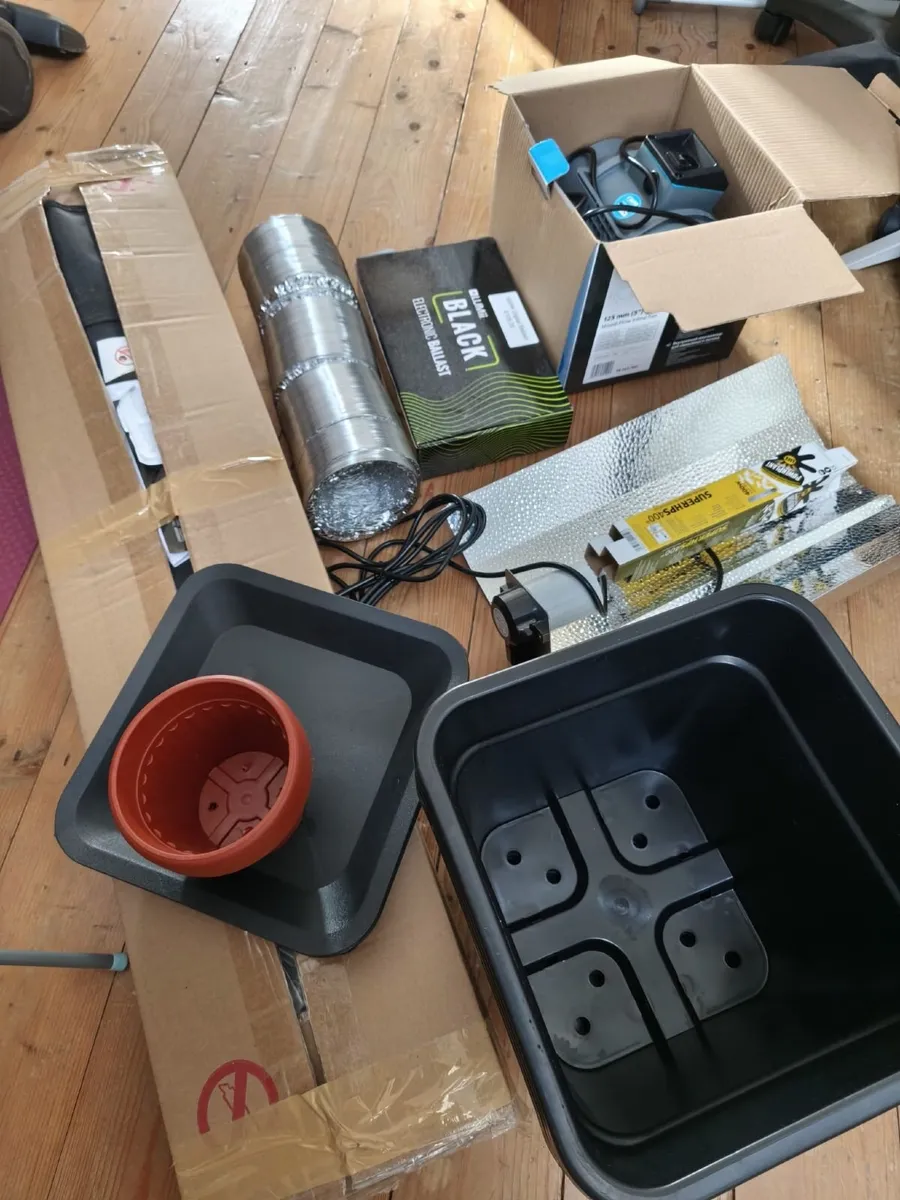 Indoor darkroom grow tent - Image 2