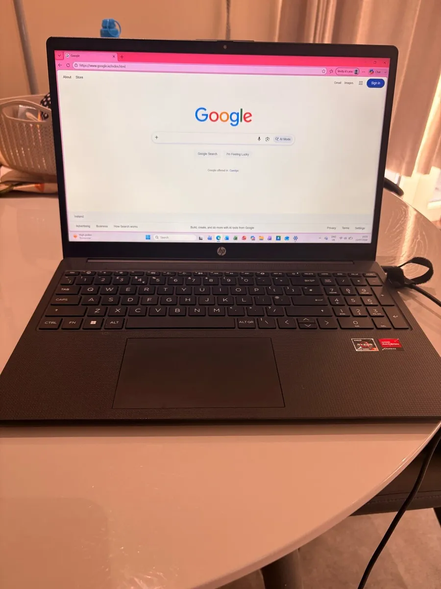 HP laptop - Image 1