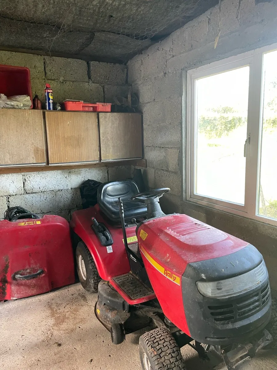 Rally ride on lawnmower - Image 1