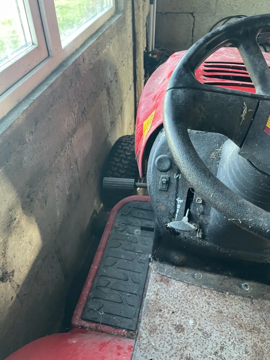 Rally ride on lawnmower - Image 4