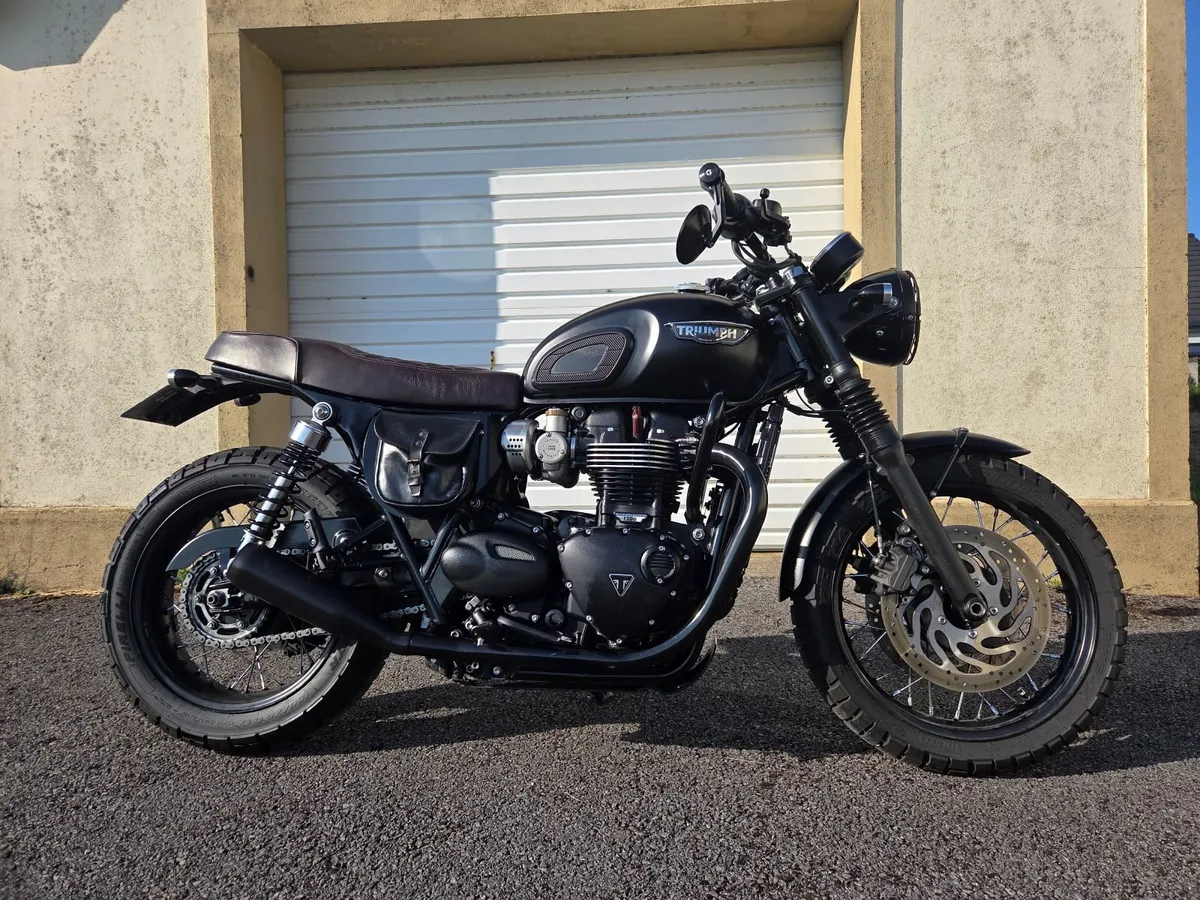 Triumph Bonneville T-120 Black - Image 2