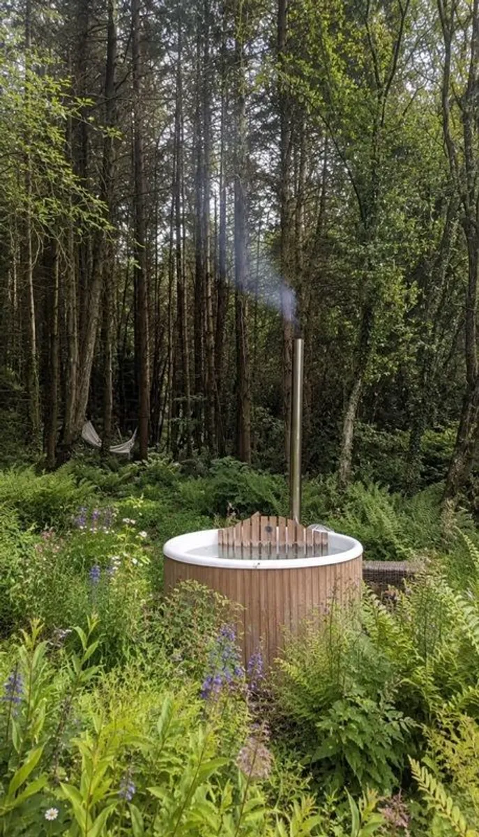 Hottub - Image 1