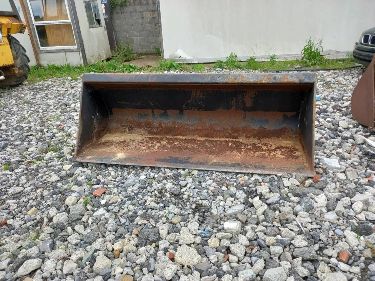 Front Bucket. - Image 2