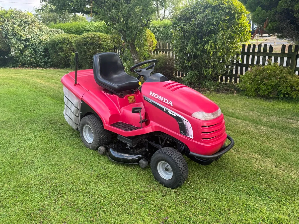 Ride on mower - Image 1