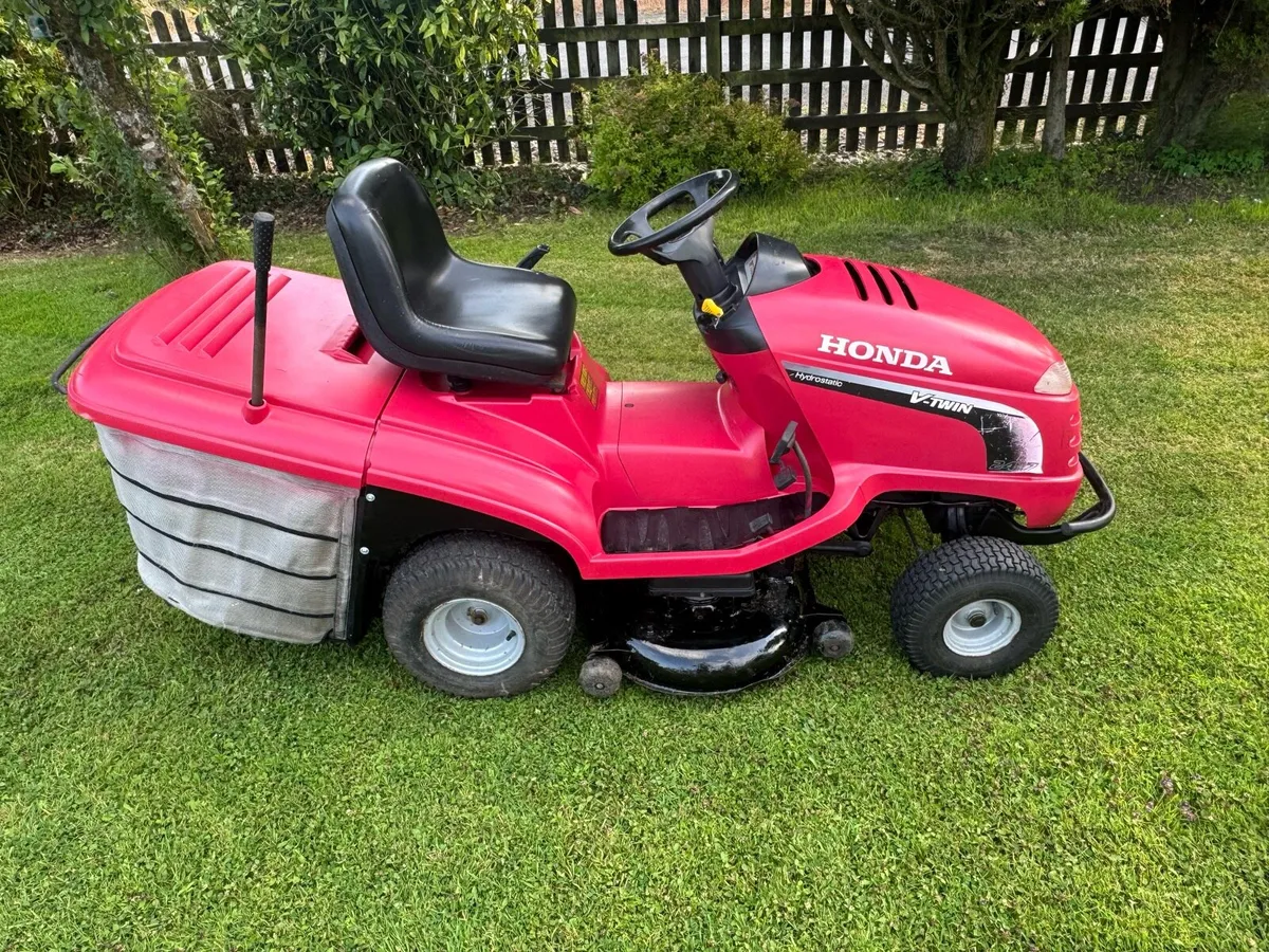 Ride on mower - Image 2
