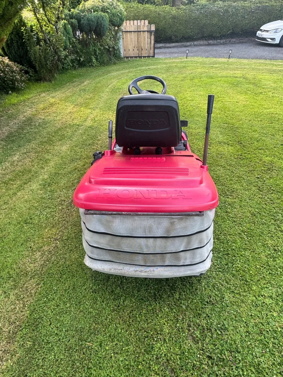 Ride on mower - Image 3