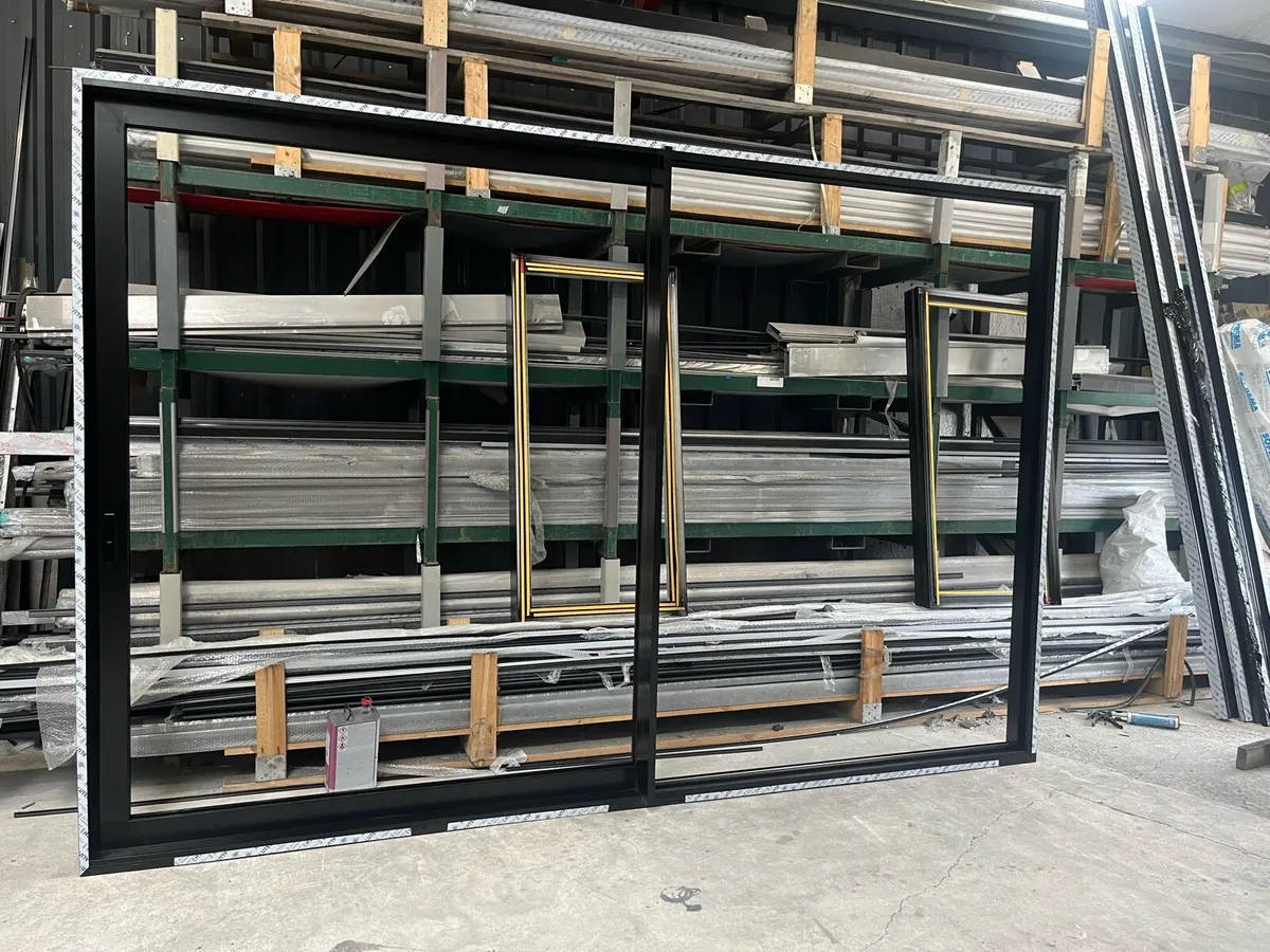Lift and slide door - Image 4
