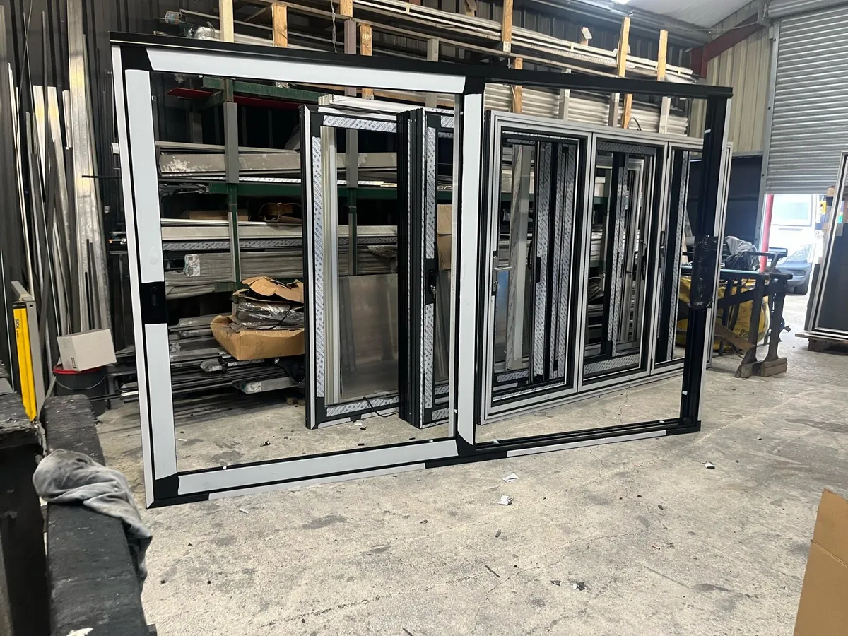 Lift and slide door - Image 1