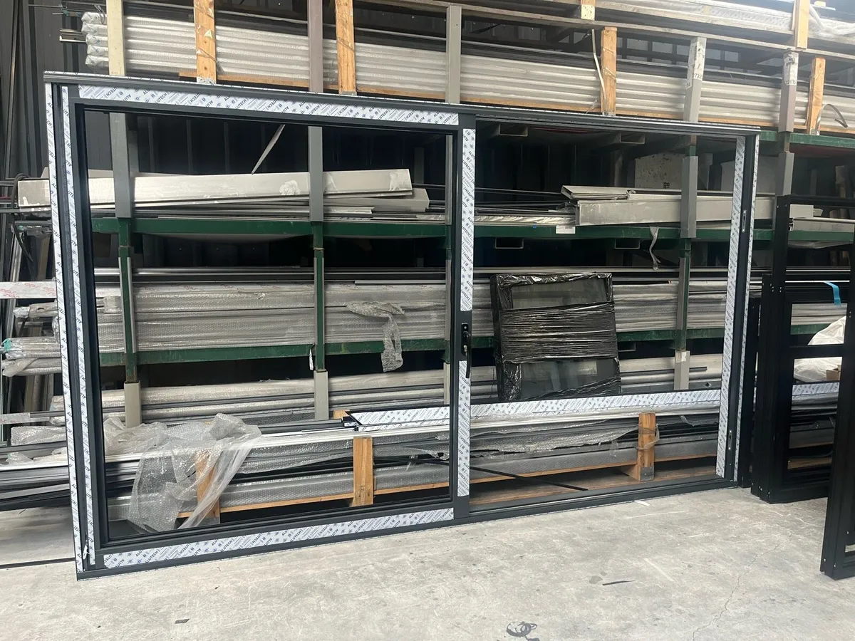 Lift and slide door - Image 3