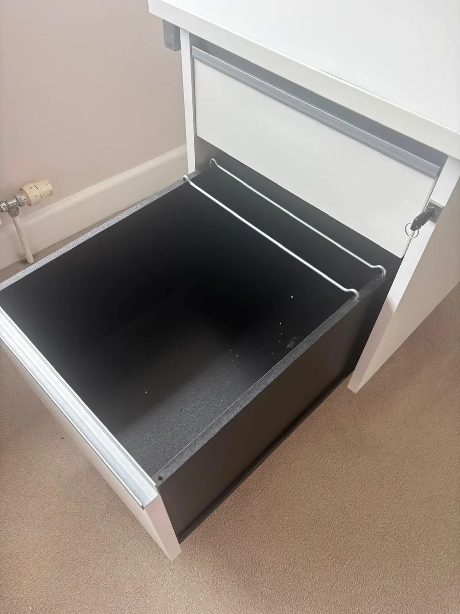 1800x800 mm Desk (White) with x2 Drawers - Image 3