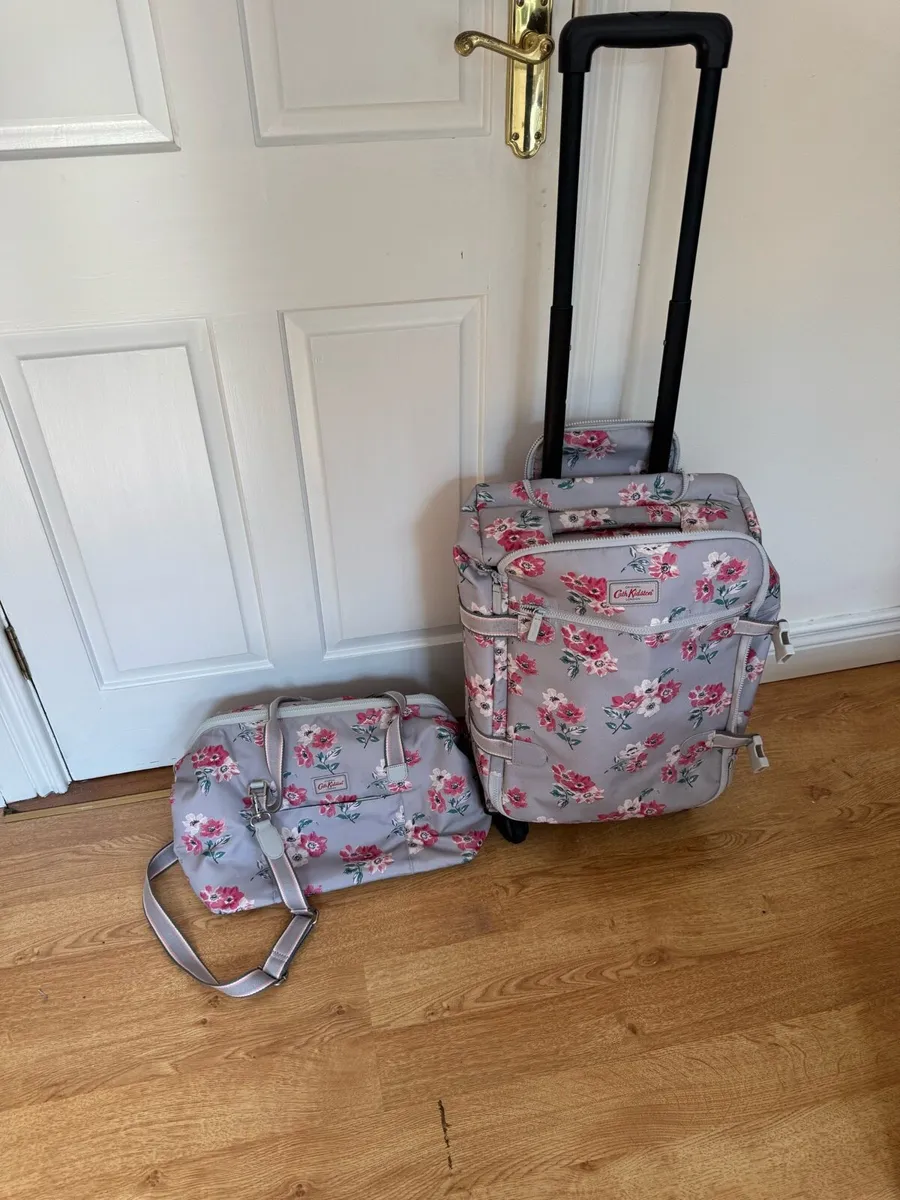 Cath Kidston Matching Luggage Set – Floral Print - Image 3