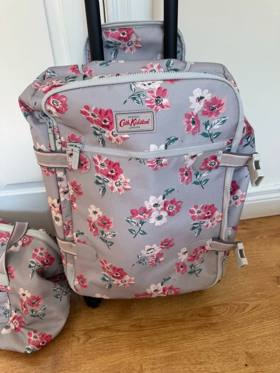 Cath Kidston Matching Luggage Set – Floral Print - Image 4