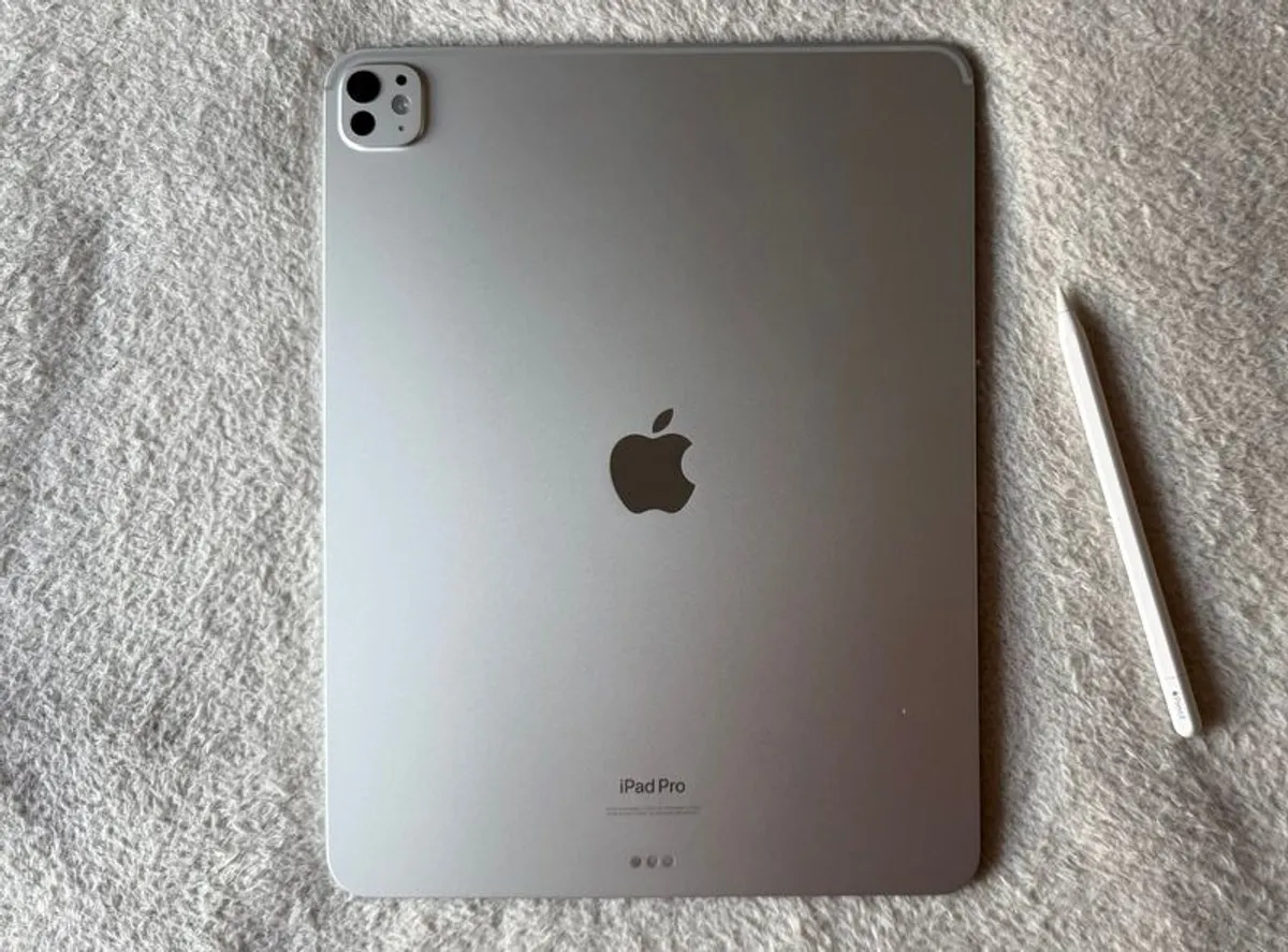 iPad Pro 13 (M4) - 512GB  WiFi M4 Chip + apple pencil - Image 2