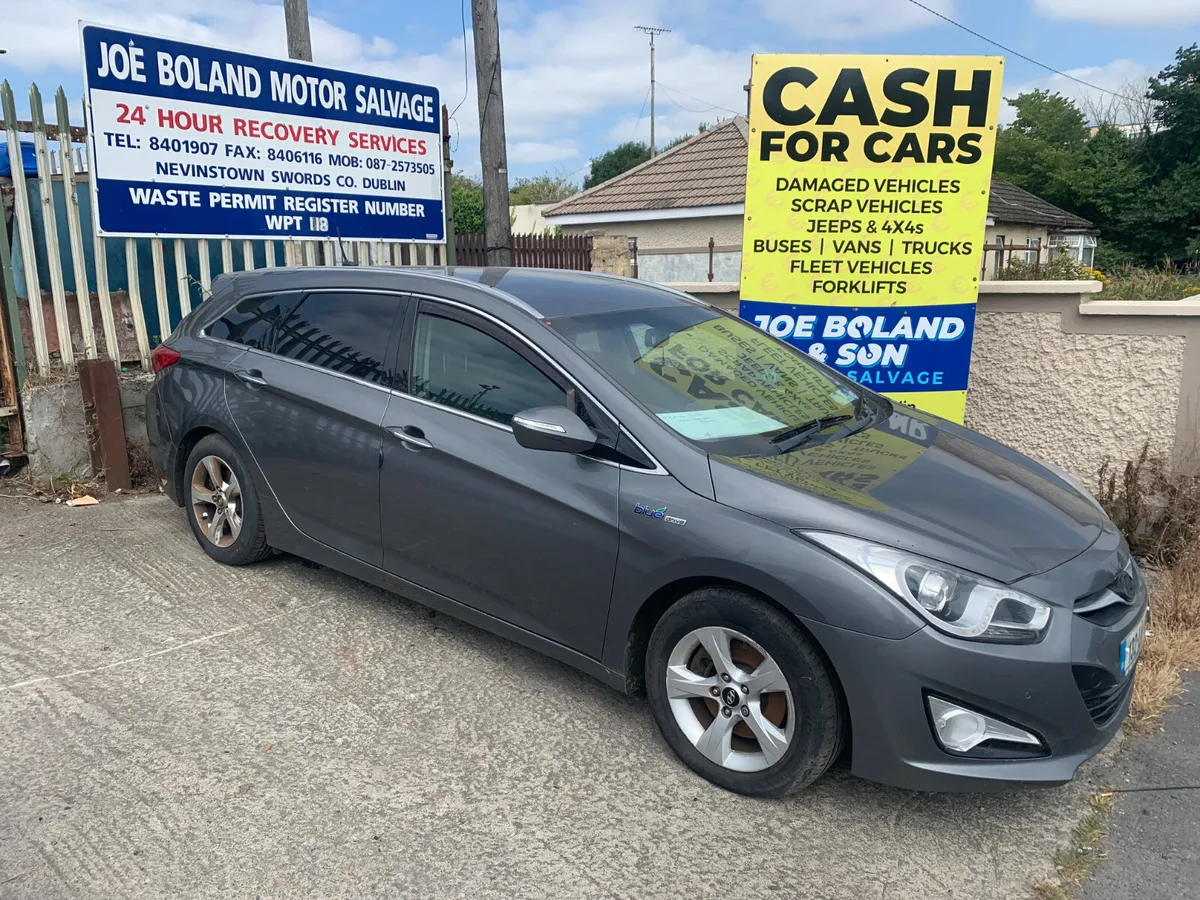 2013 HYUNDAI i40 DIESEL ESTATE - Image 1