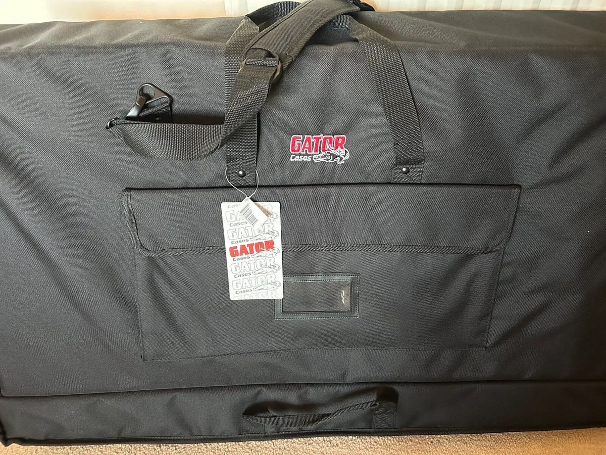 Gator travel bag, New! - Image 1