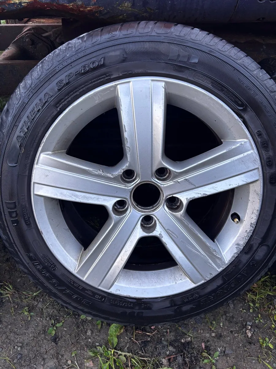 Volkswagon caddy alloys - Image 4