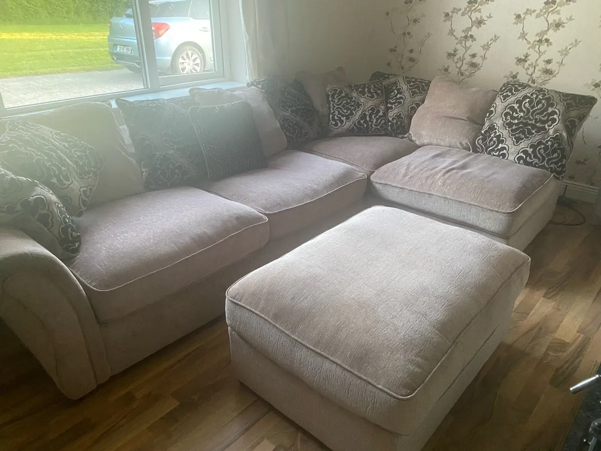 Furniture suite for sale - Image 2