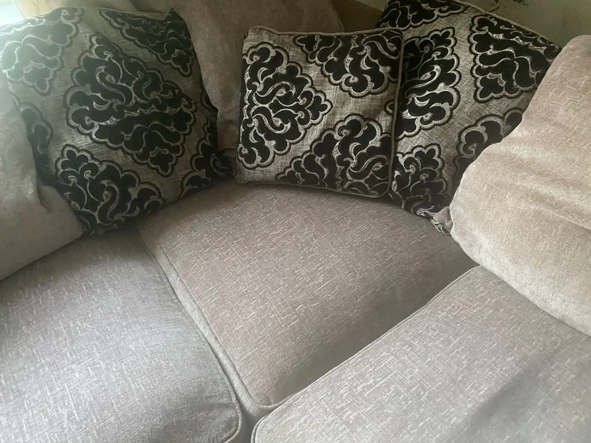 Furniture suite for sale - Image 4