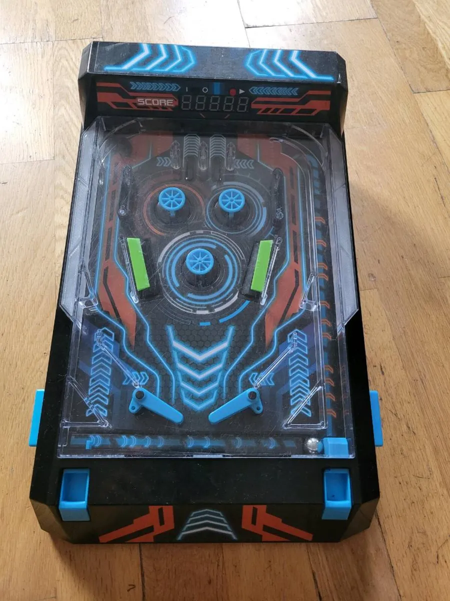 Pinball machine - Image 1