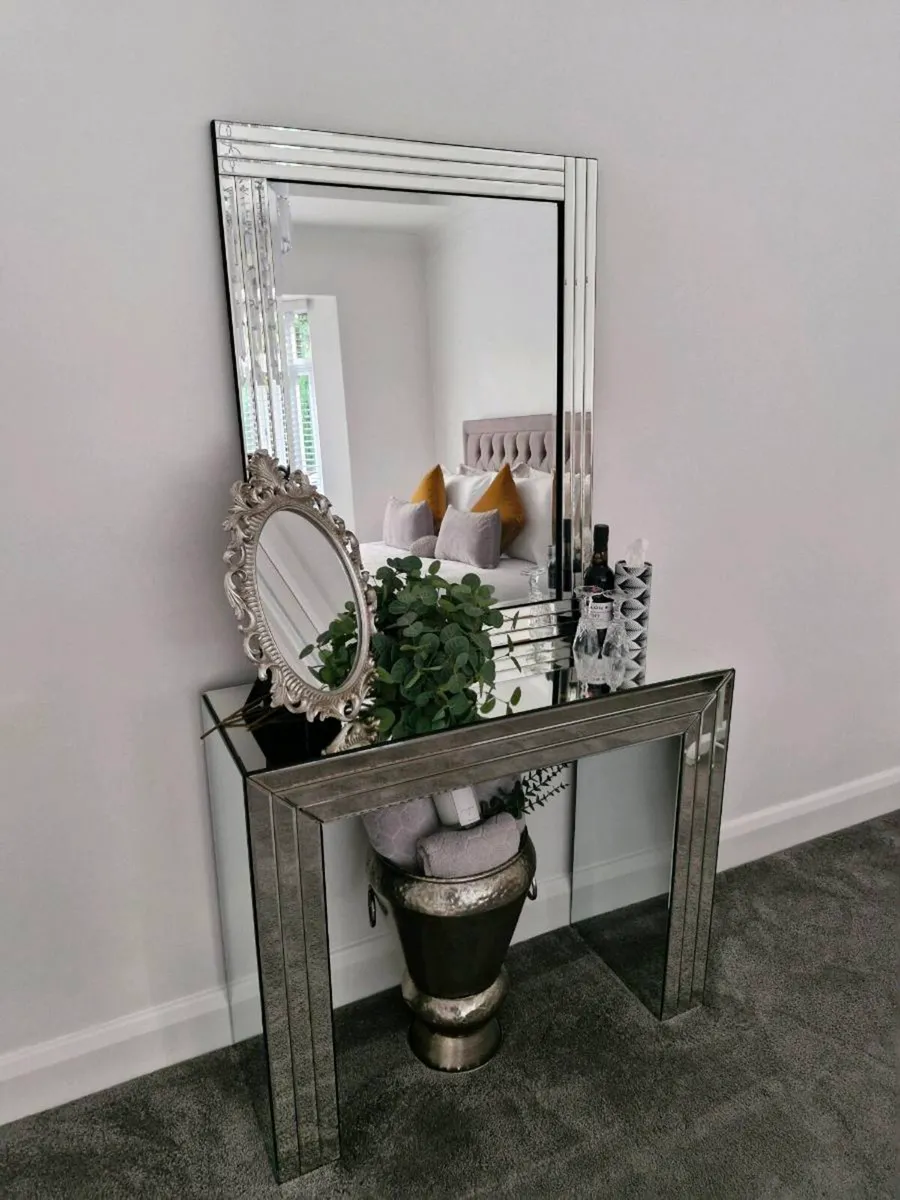 Beautiful Mirror side table and wall mirror - Image 1