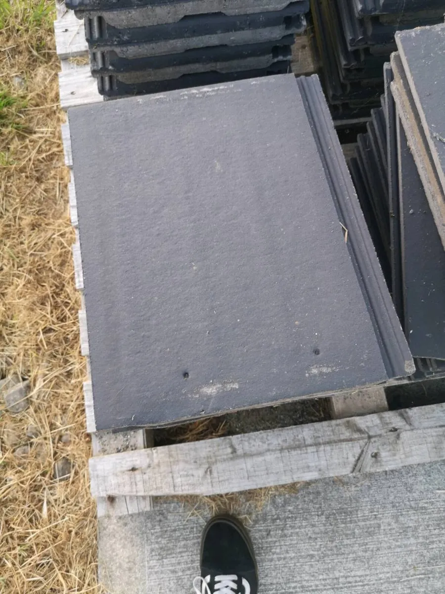 Milford Grey roof tile - Image 1