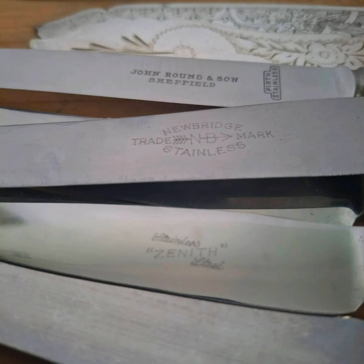 Vintage Faux Bone & Mother of Pearl Knives - Image 4