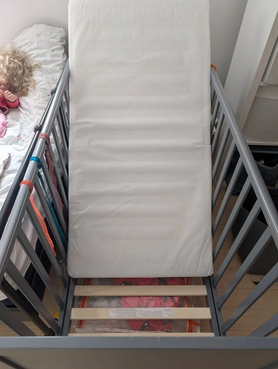 Baby Cot + mattress - Image 3