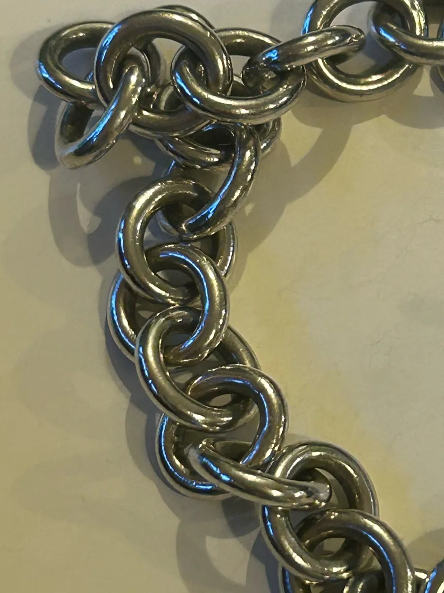 Tiffneys chunky solid silver bracelet - Image 4