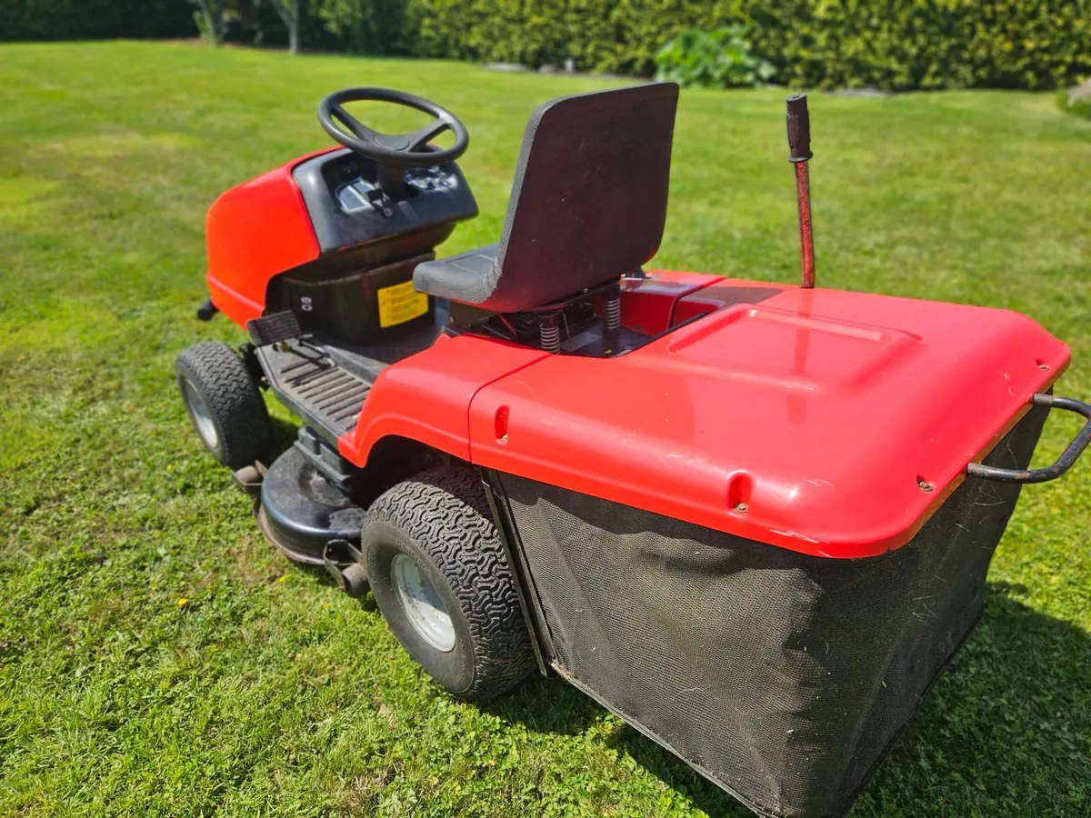 Ride on lawn mower 40" cut - Image 3