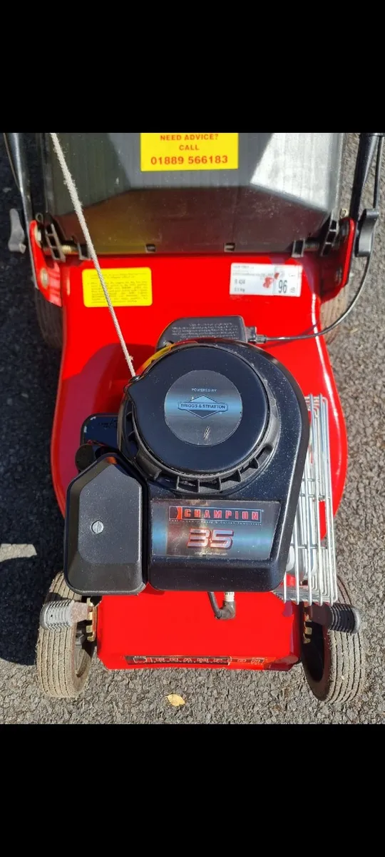 Lawnmower, Briggs and Stratton Engine, 17inch cut. - Image 3