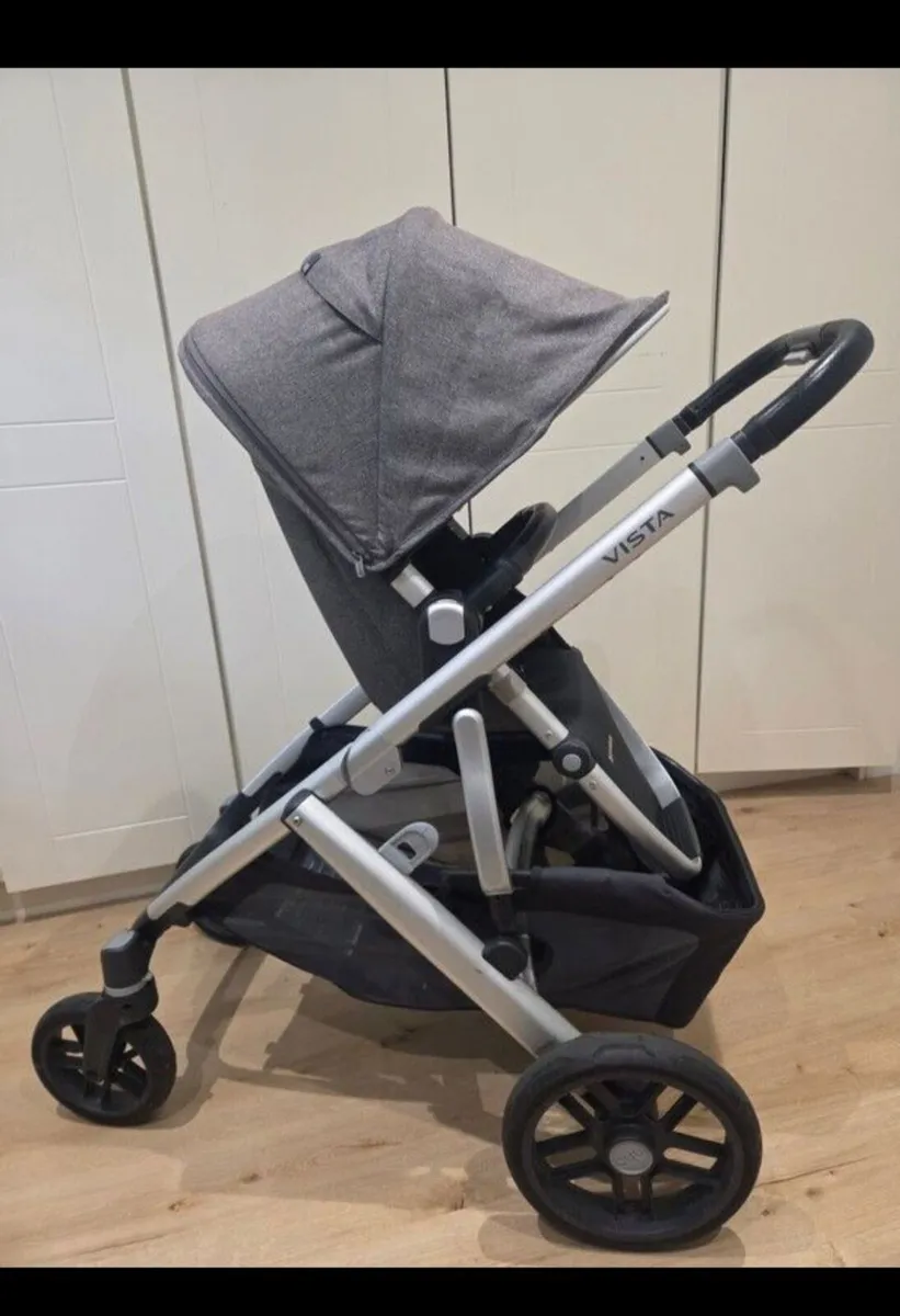 UPPAbaby Vista V2 Bundle - Image 1