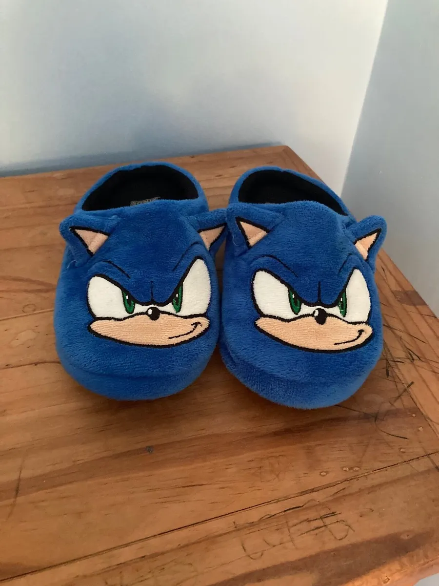 Sonic the Hedgehog plush slippers - Image 1