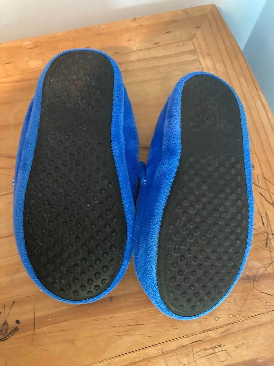 Sonic the Hedgehog plush slippers - Image 4