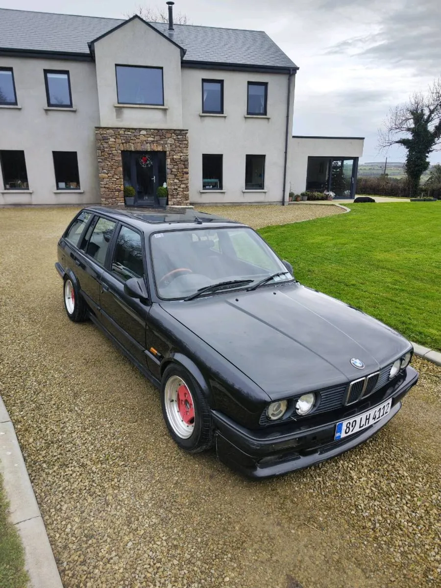 BMW 325i Touring - Image 2