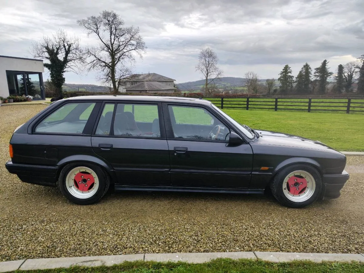 BMW 325i Touring - Image 4