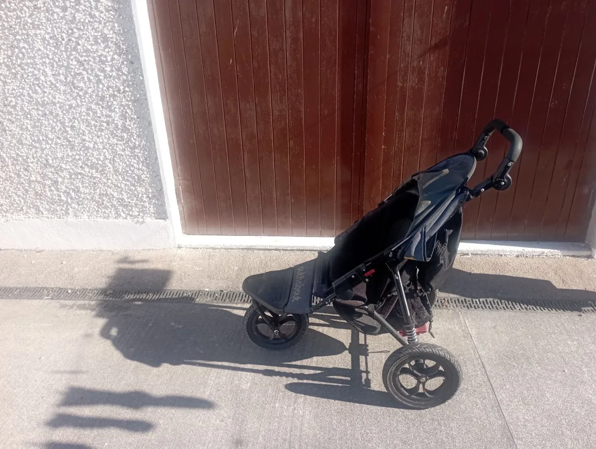 Out an About Single Buggy - Image 2