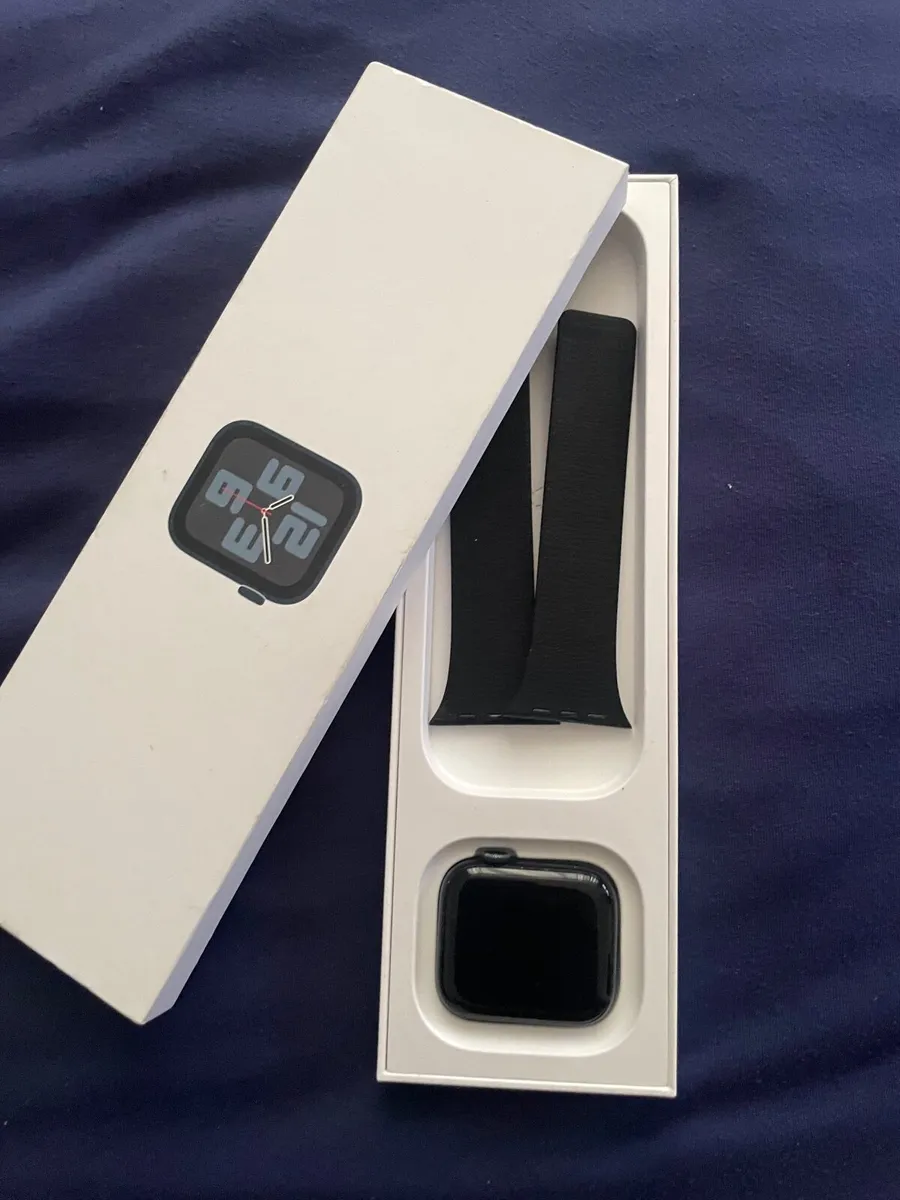 Apple Watch SE (Gen 2) - Image 4