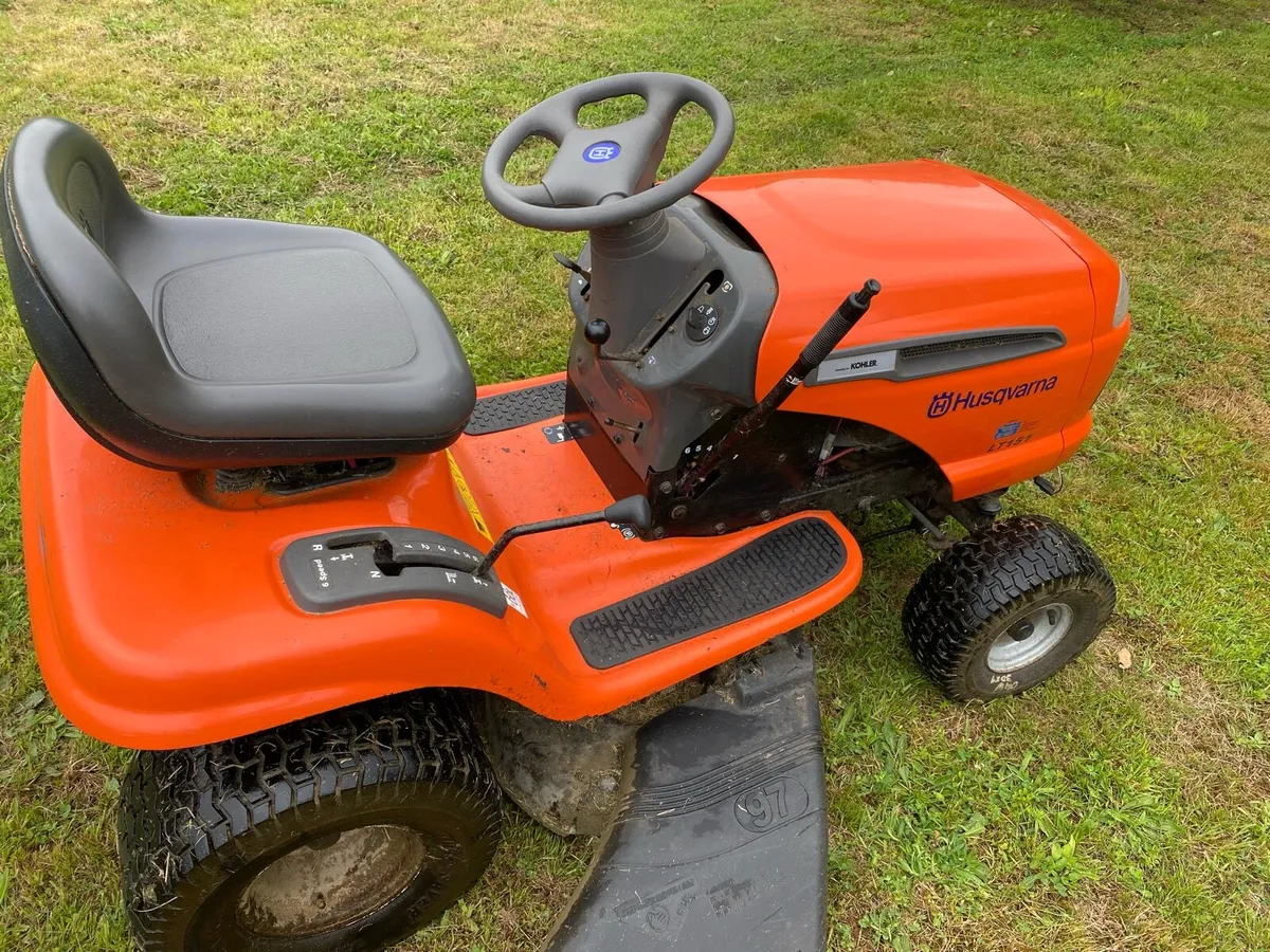 Tractor Lawnmower - Image 4