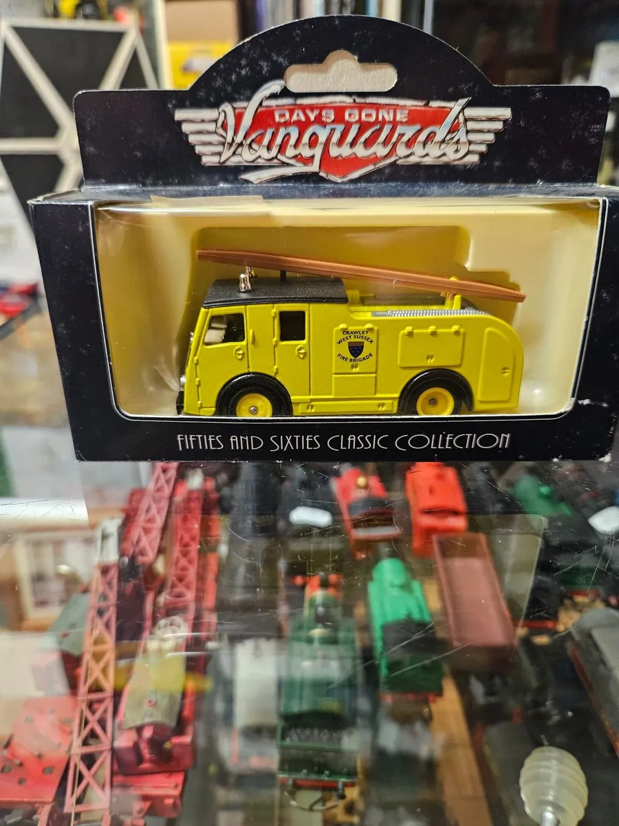 Corgi Vanguards Fire Engine - Image 2